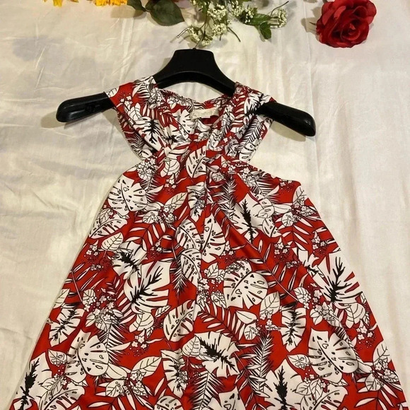 Weekend by Suzanne Betro Awesome Cross Front Top, Size M, Color Red White Black - Picture 2 of 7